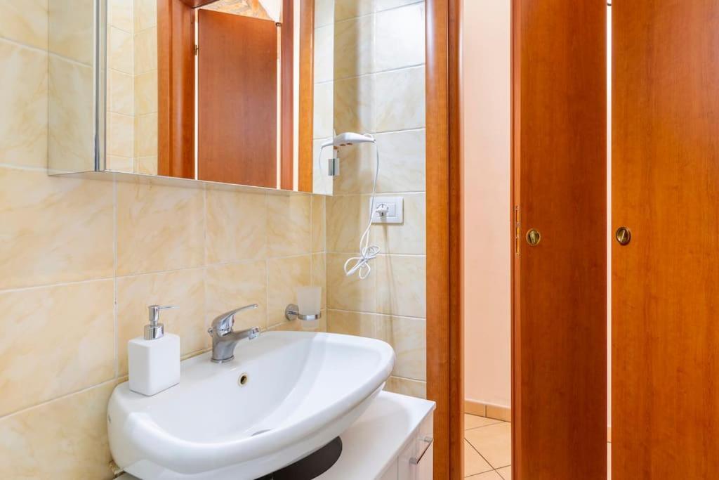 Modern Apartment In Milano Centrale Next To Metro M5 - Sarca 73 Esterno foto